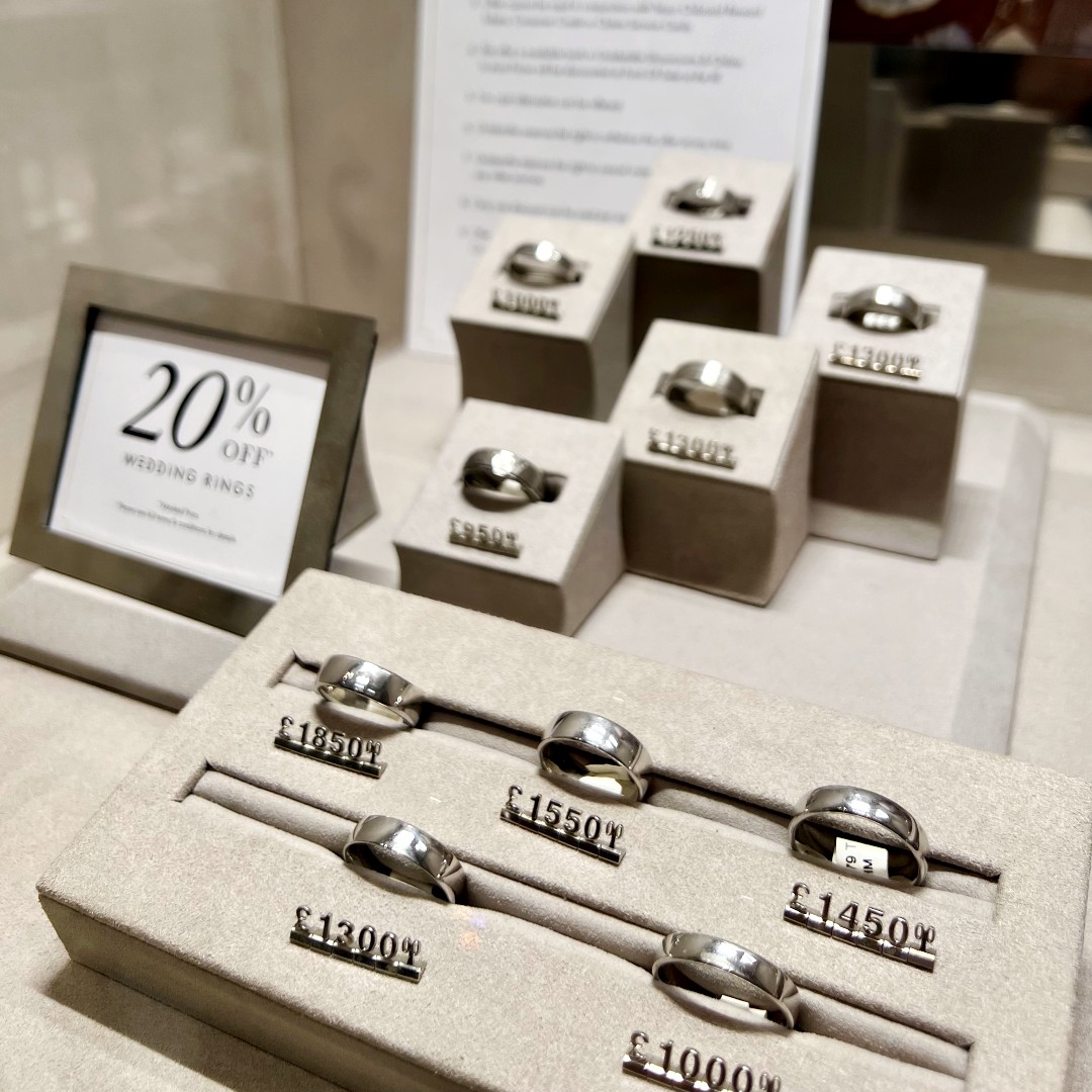 Come to Braehead Shopping Centre for a variety of affordable wedding rings  and up to 20% off at Braehead Shopping Centre
